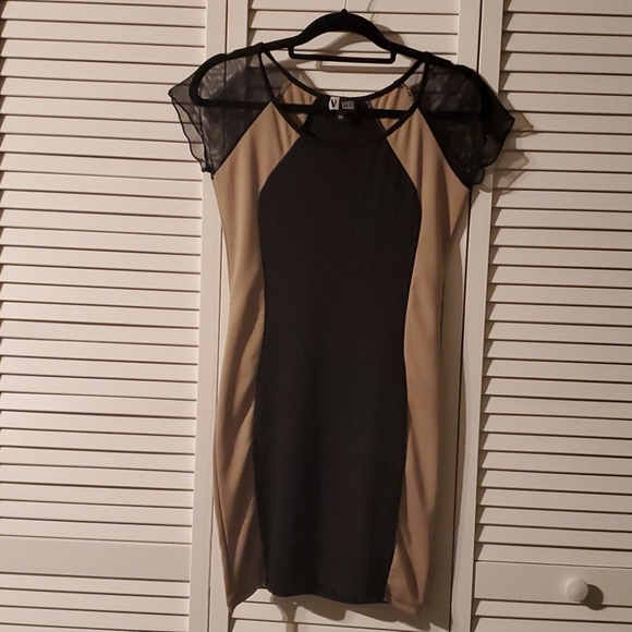 Dress - Picture 1 of 2
